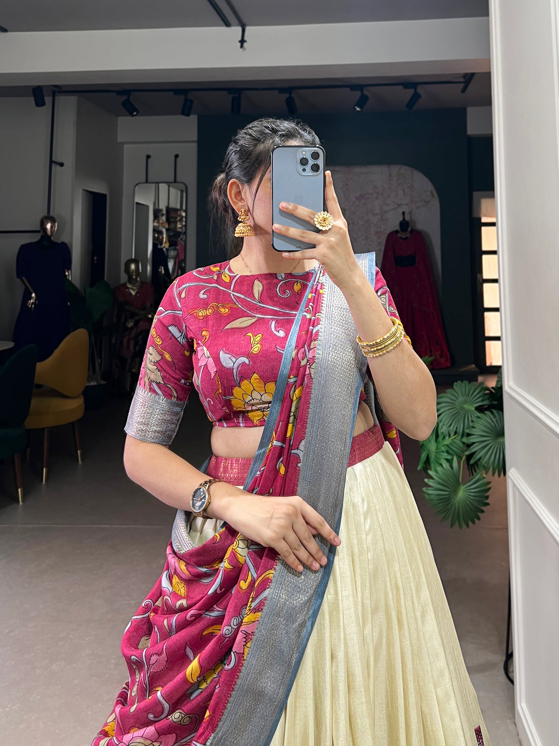 Presenting a perfectly blended Tussar silk lehenga for charm