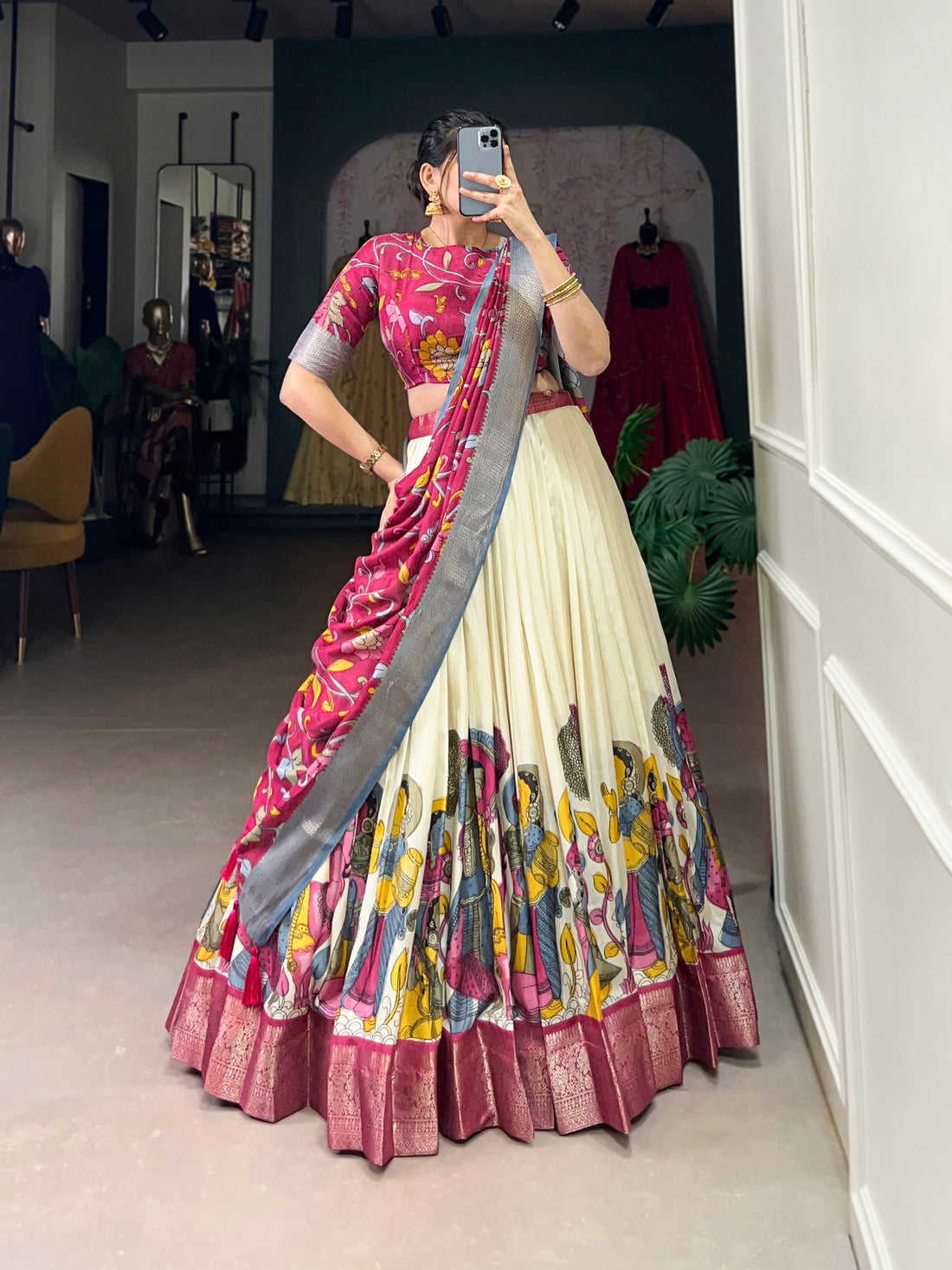 Presenting a perfectly blended Tussar silk lehenga for charm