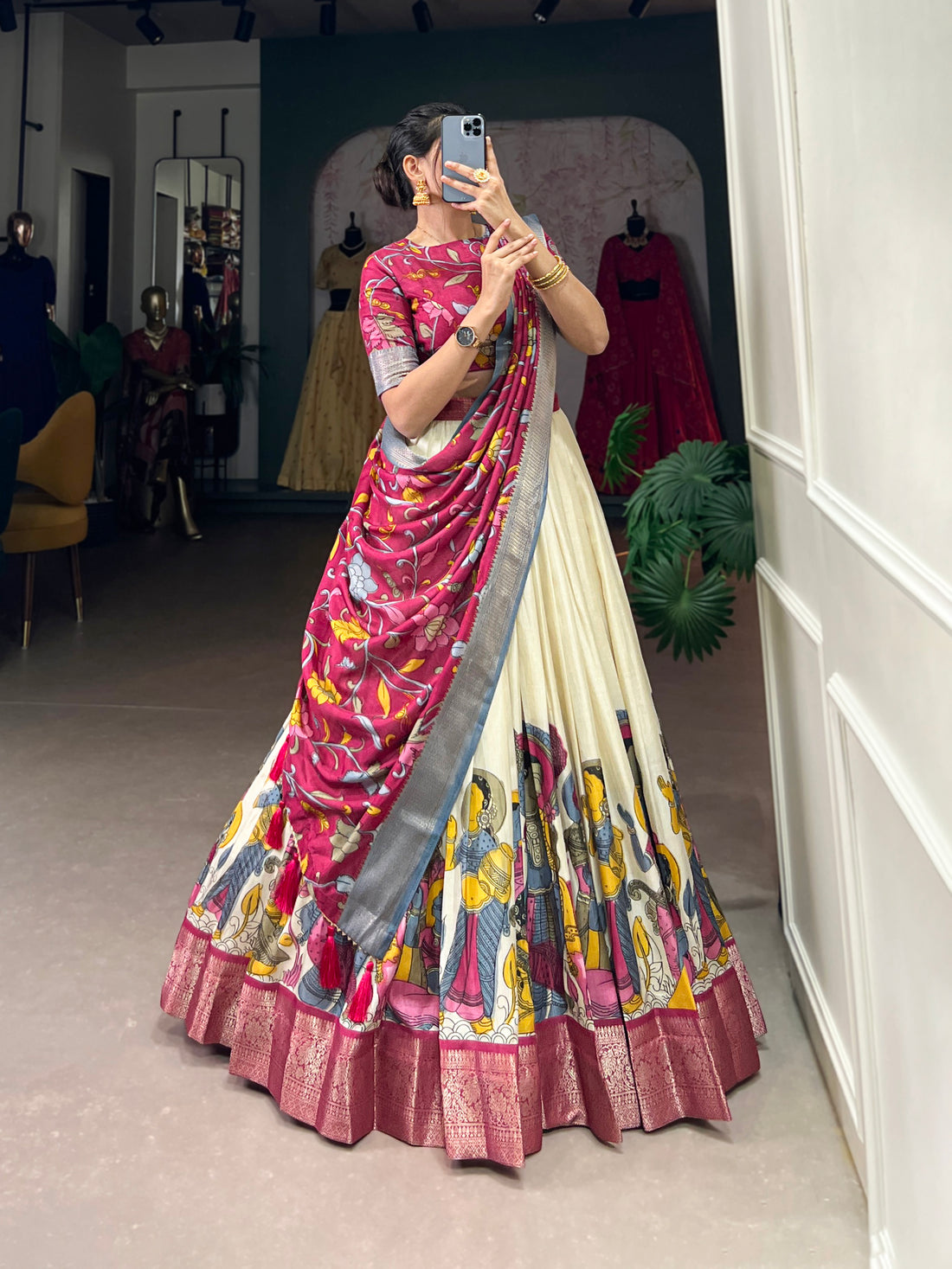 Presenting a perfectly blended Tussar silk lehenga for charm