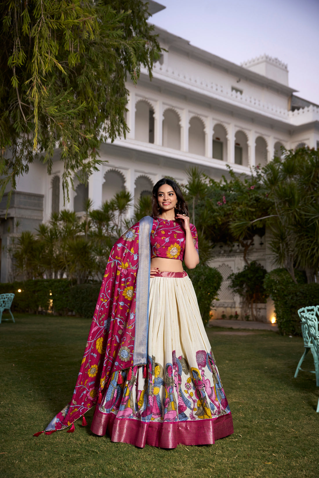 Presenting a perfectly blended Tussar silk lehenga for charm