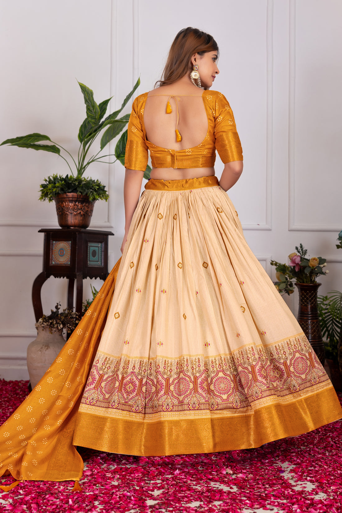 Tussar silk lehenga for festive season to charm your look!✨