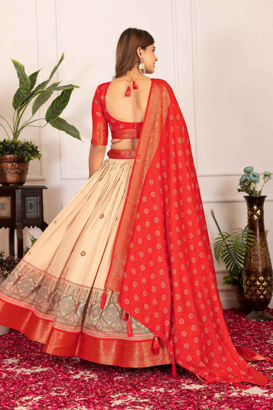 Tussar silk lehenga for festive season to charm your look!✨