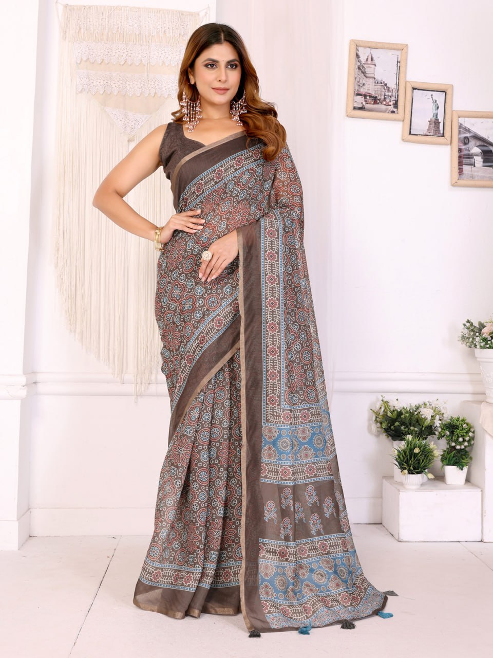 Elegant Chanderi Saree with Ethnic Floral Print