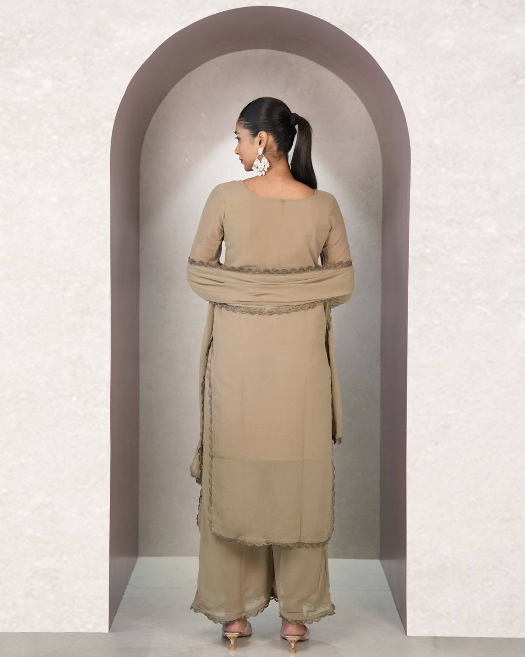 chikankari embroidery 3 pic suit