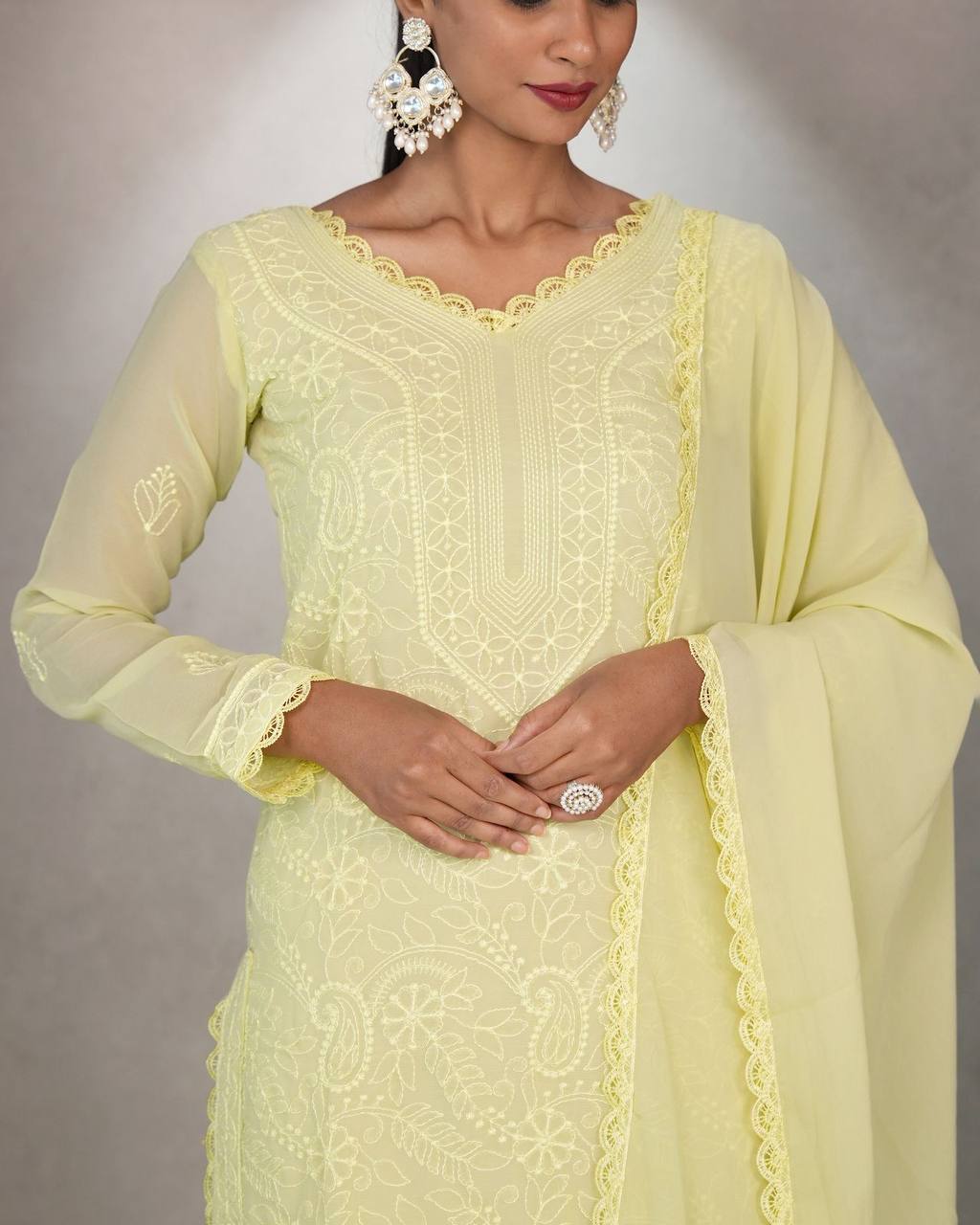 chikankari embroidery 3 pic suit