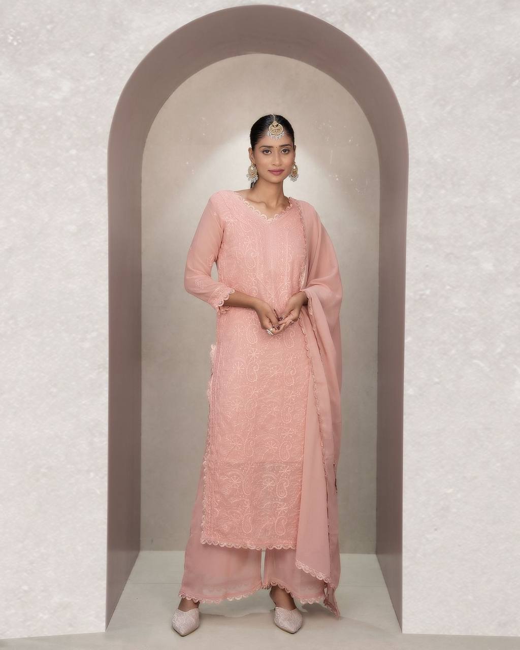 chikankari embroidery 3 pic suit