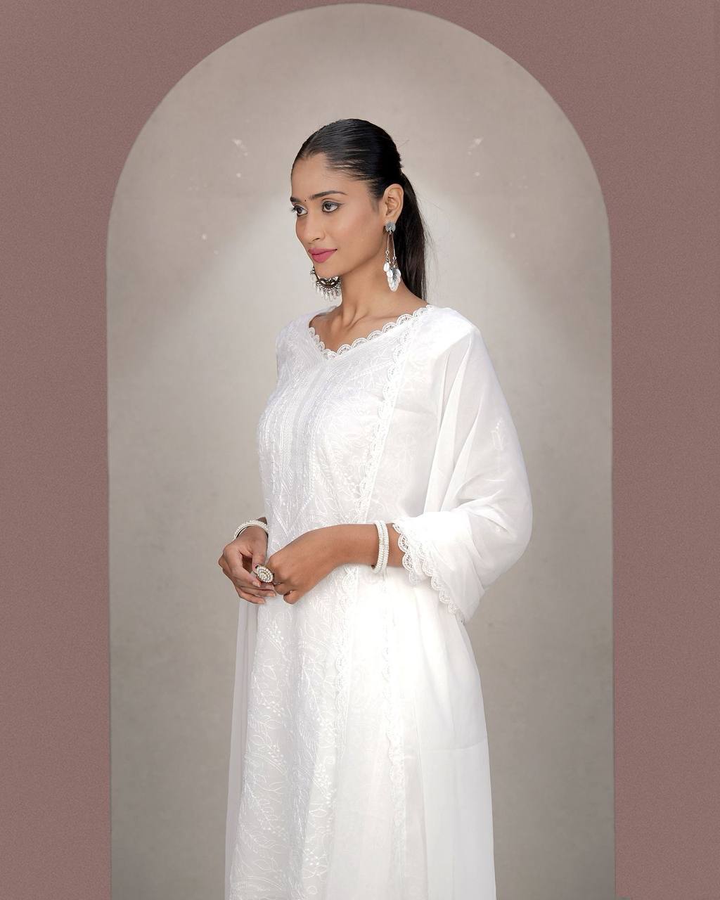 chikankari embroidery 3 pic suit