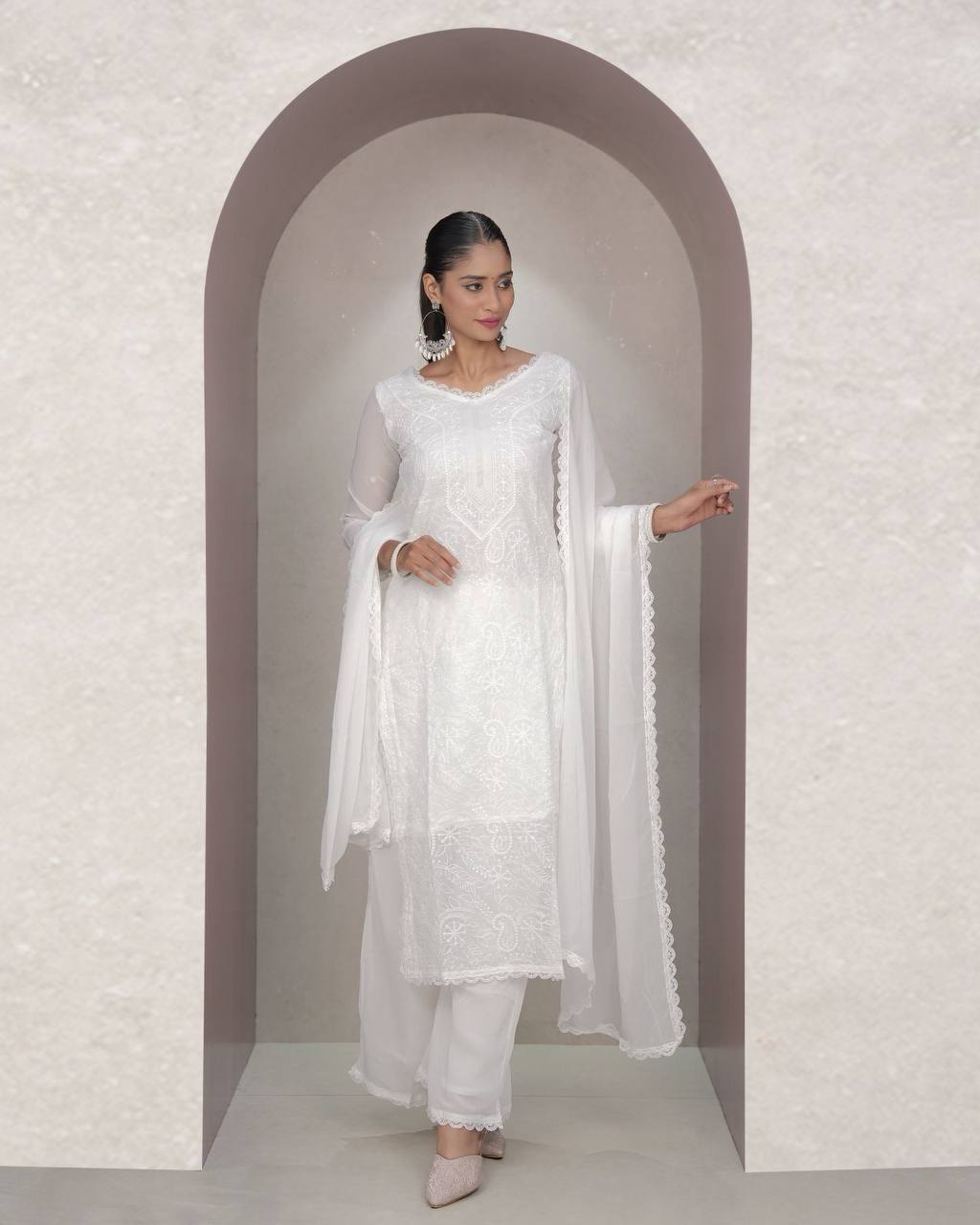chikankari embroidery 3 pic suit