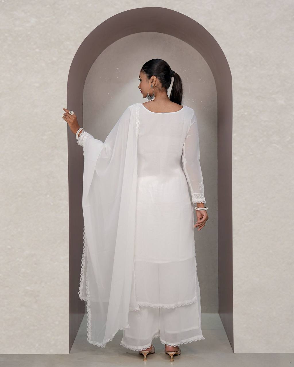 chikankari embroidery 3 pic suit