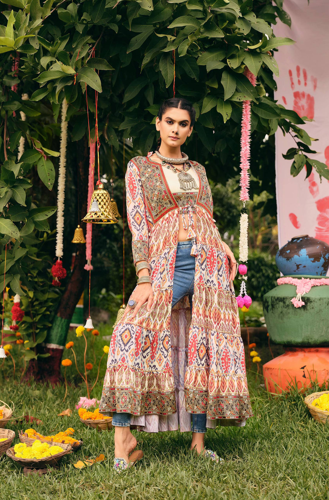TREDISHNAL LOOK WITH FANCY COLORS