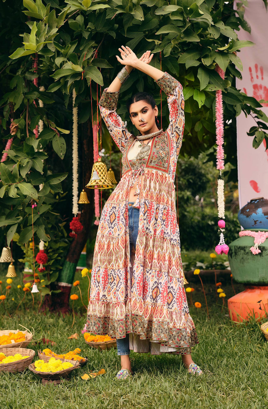 TREDISHNAL LOOK WITH FANCY COLORS