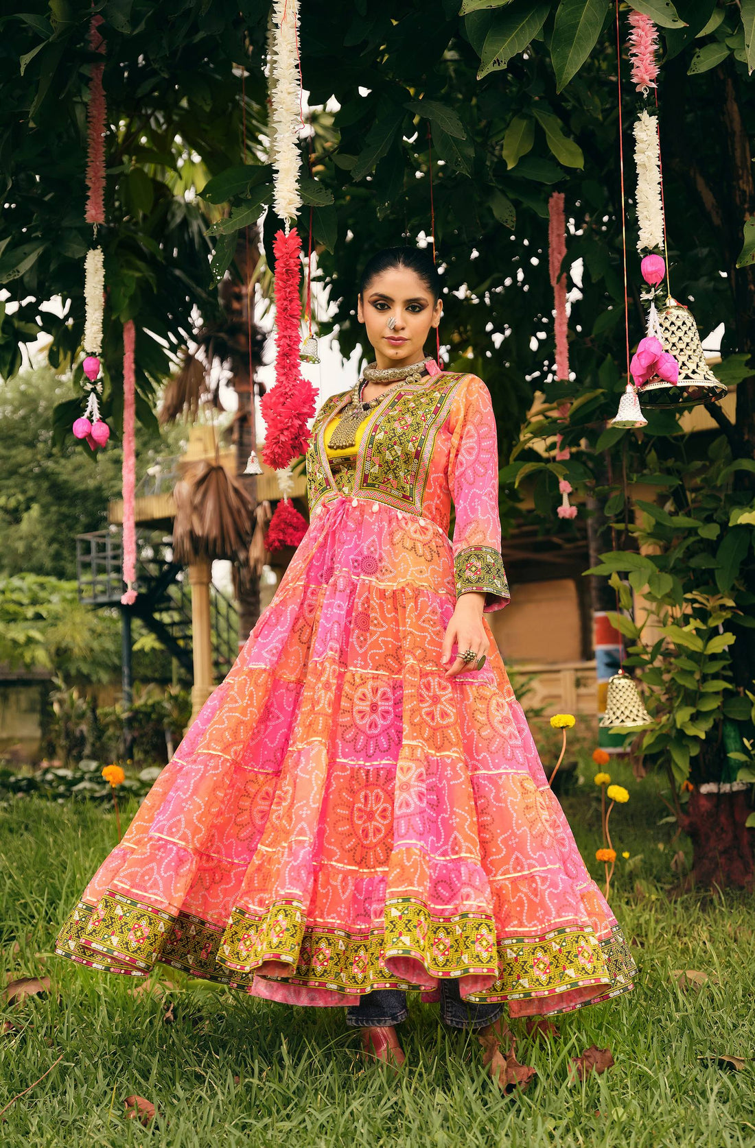 TREDISHNAL LOOK WITH FANCY COLORS