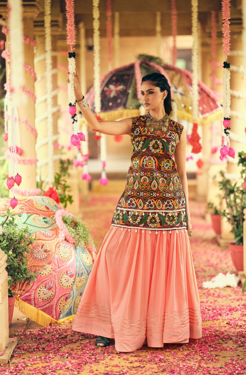 TREDISHNAL LOOK WITH GAMTHI WORK