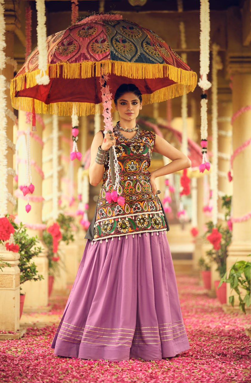 TREDISHNAL LOOK WITH GAMTHI WORK