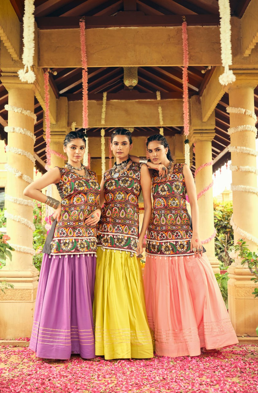 TREDISHNAL LOOK WITH GAMTHI WORK