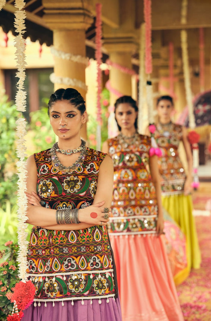 TREDISHNAL LOOK WITH GAMTHI WORK